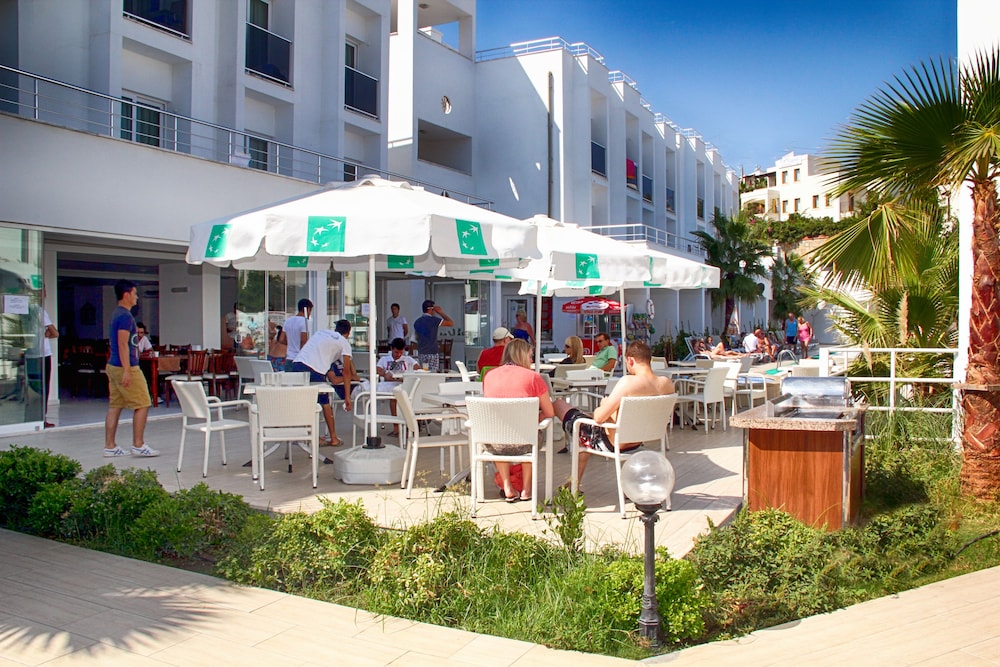 Shark Club Hotel 25/34