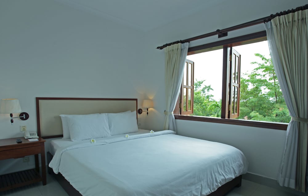 SOKHALAY ANGKOR INN 7/35
