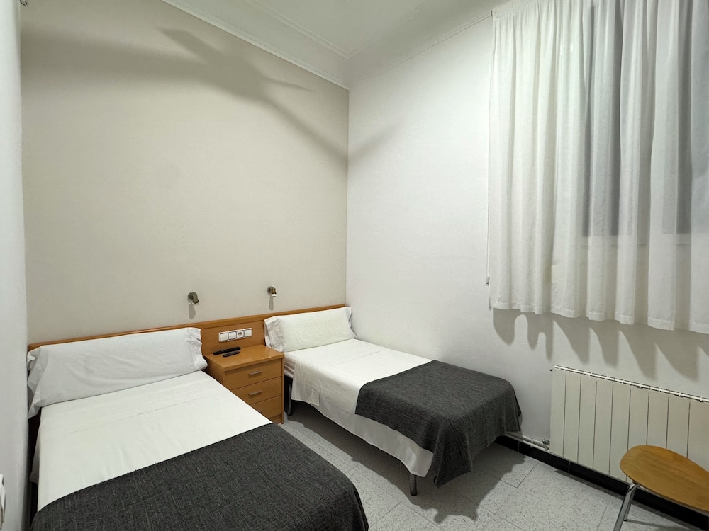 Room, Twin Beds, Private Bathroom