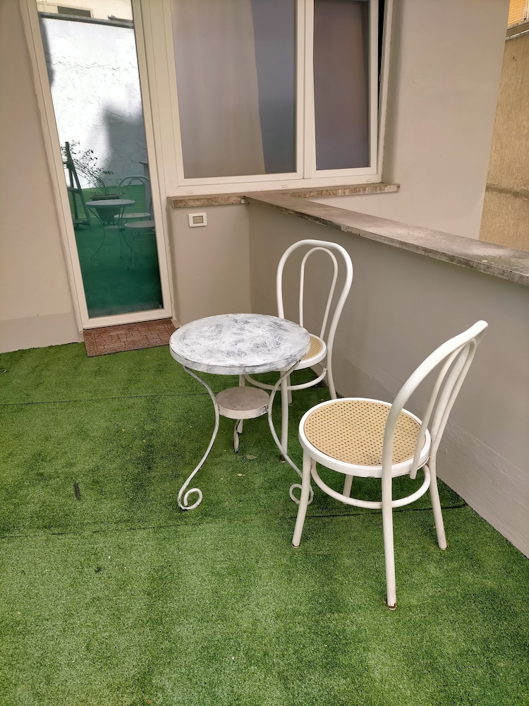 Lanzies Guesthouse 33/39