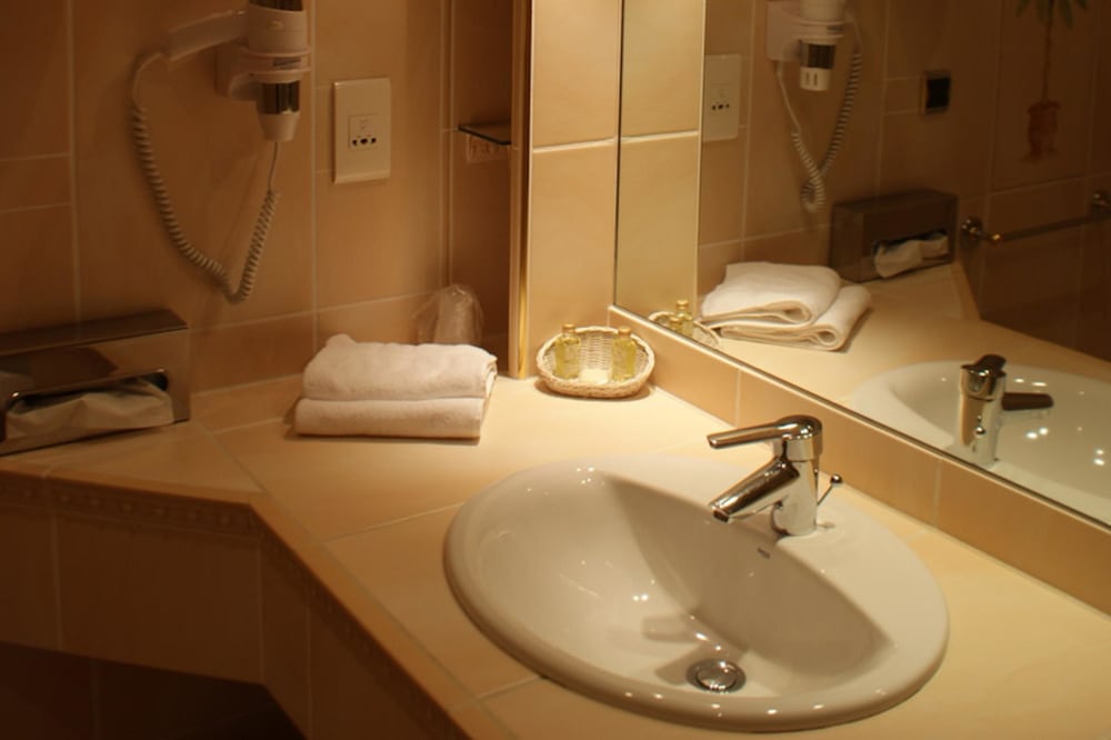 RELAIS DU SILENCE AUBERGE DE LA TOMETTE 24/57