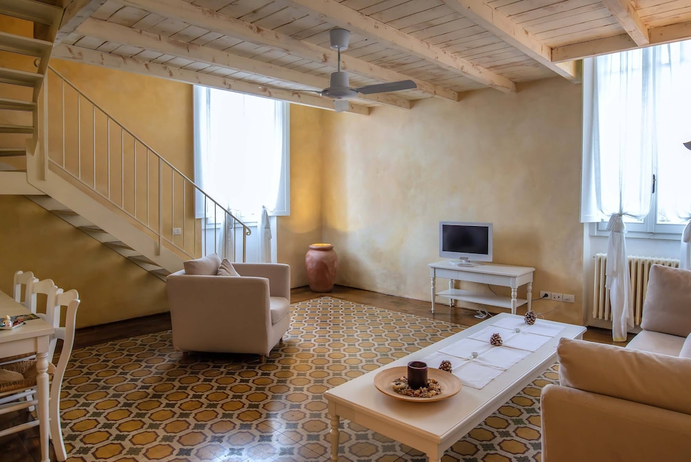 Villa Cassia di Baccano 24/50