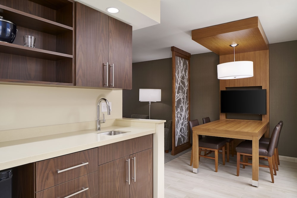 Hyatt Place Wilmington Riverfront 52/66