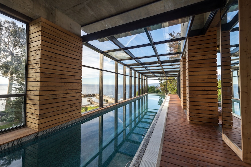 swimming pool spa