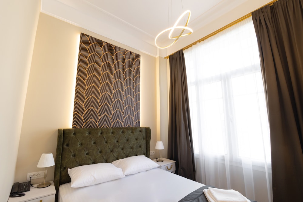 Kinissi Palace 13/30
