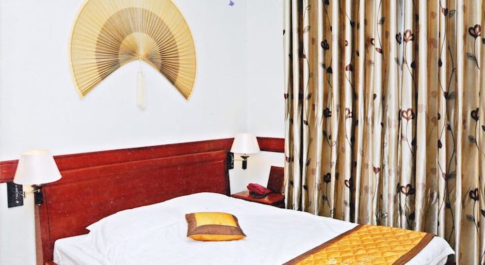Hoang Thanh Thuy Hotel 1 27/77