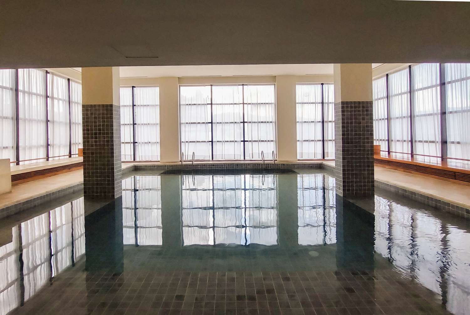 Howard Johnson by Wyndham Plaza Jujuy 4/10