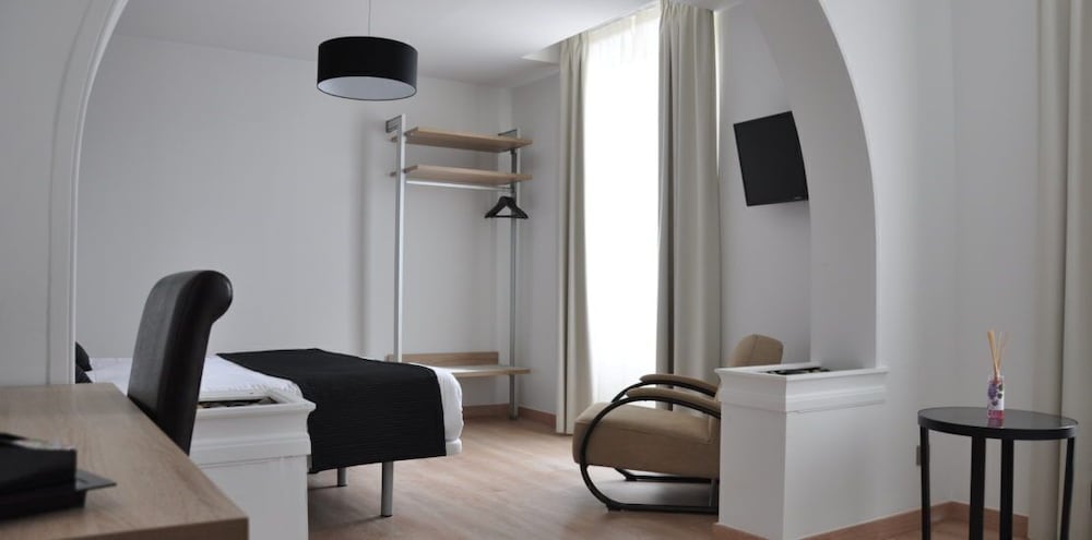 Adonis Brive Grand Hotel 20/33