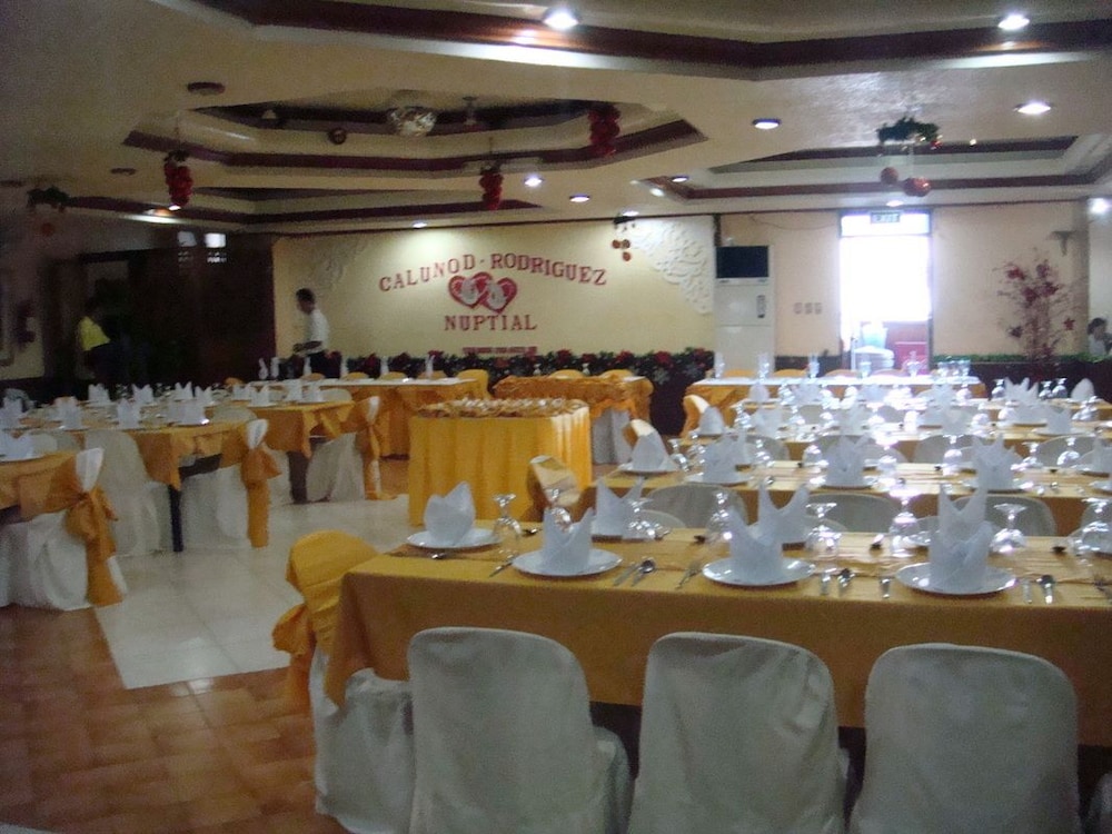 Plaza Maria Luisa Suites Inn 21/38