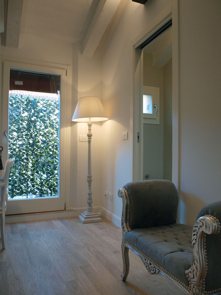 Cosmopolitan Central Rooms 26/36