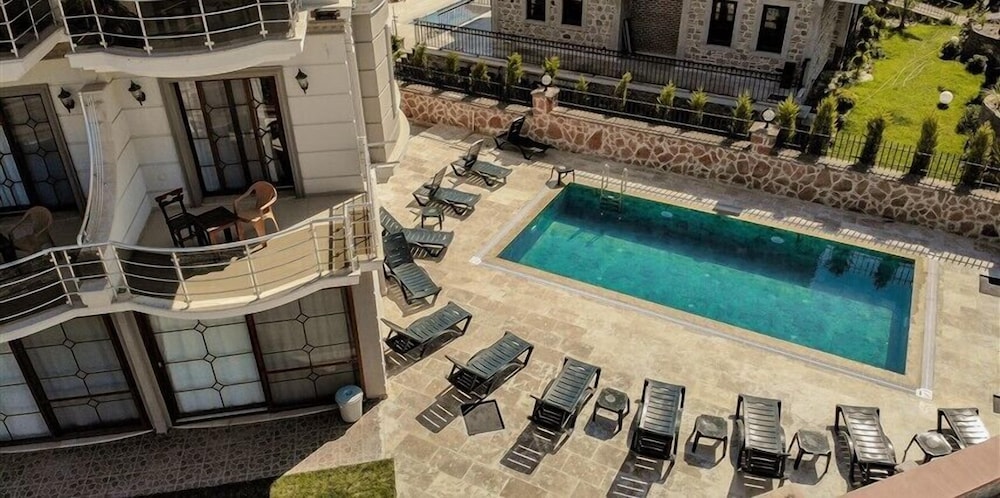Cunda Demir Hotel 19/20