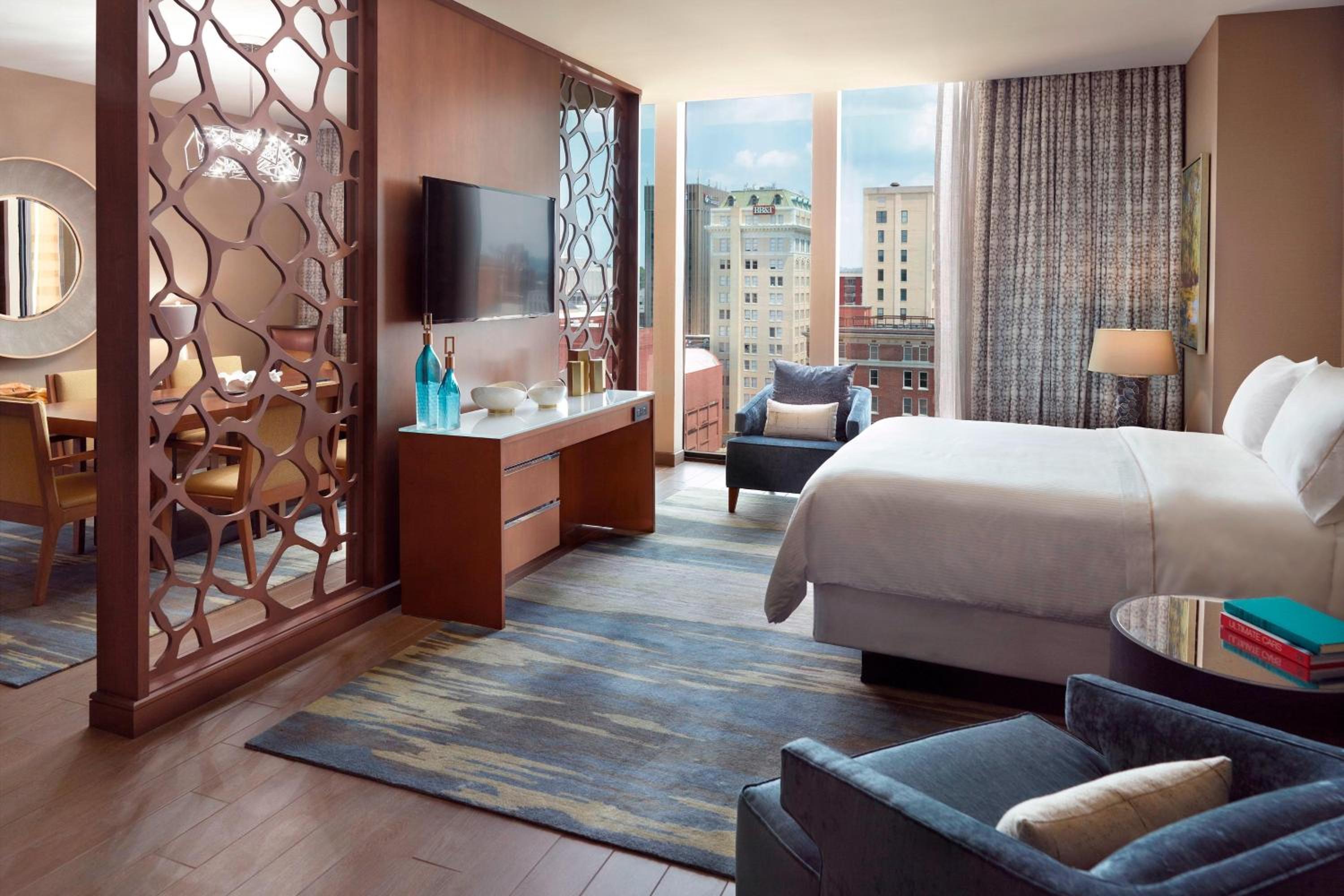 Hospitality, Suite, Queen Bed