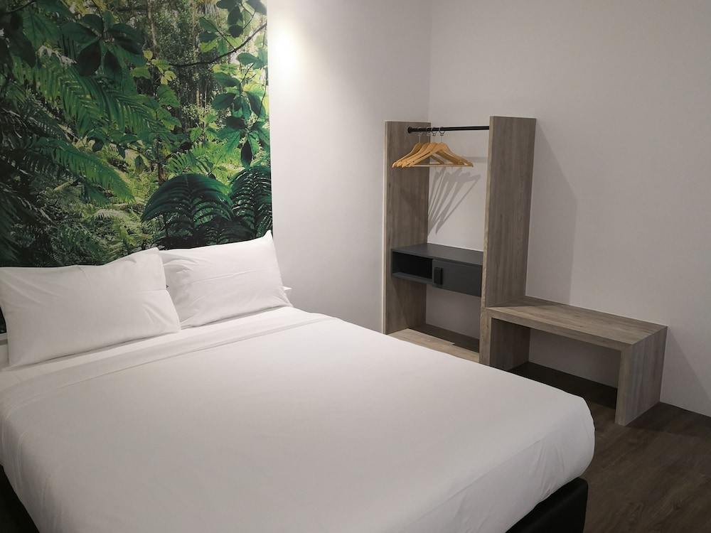 H Boutique Hotel Xplorer Loke Yew 9/22