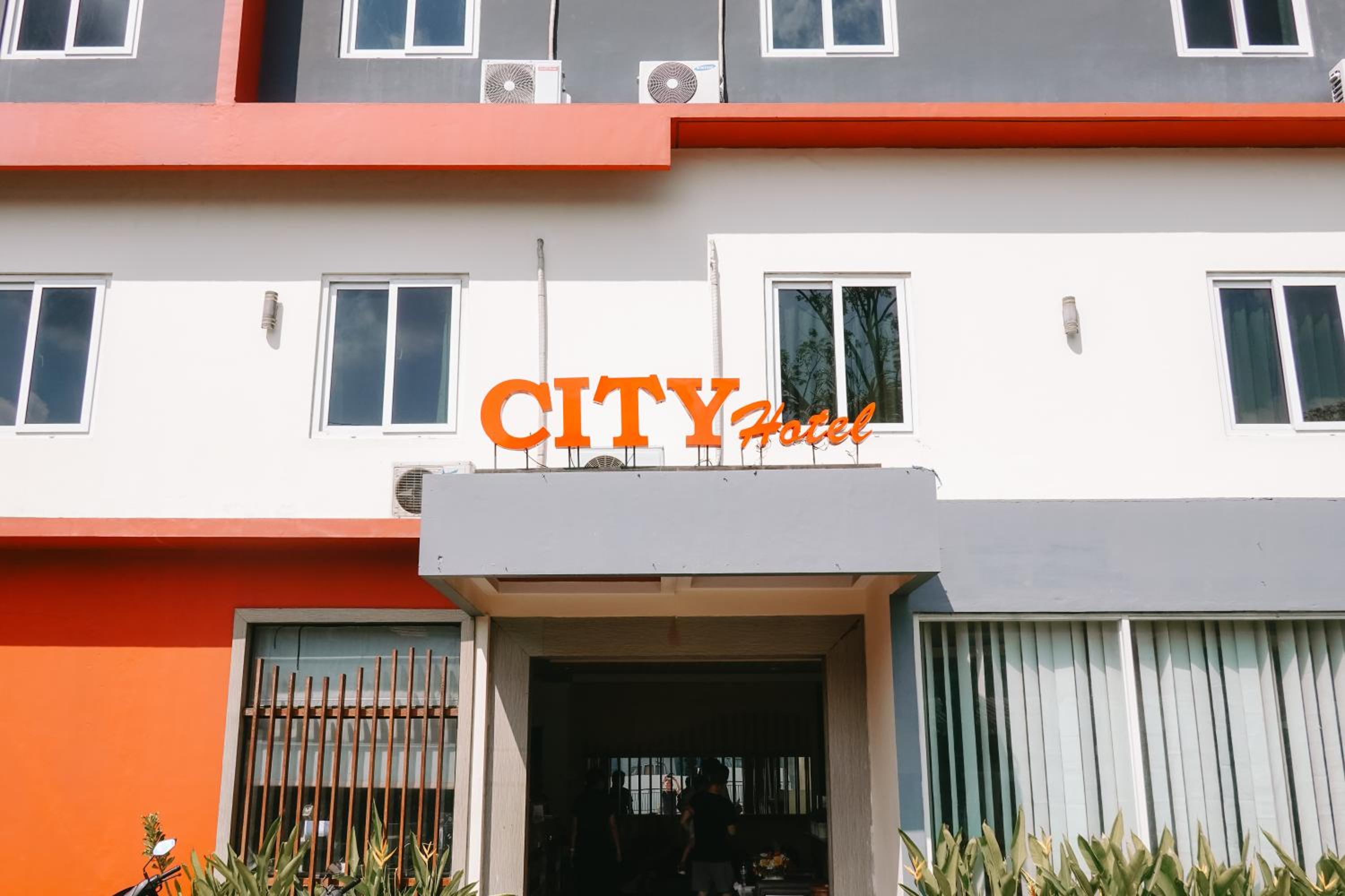 City Hotel Mataram 1/49