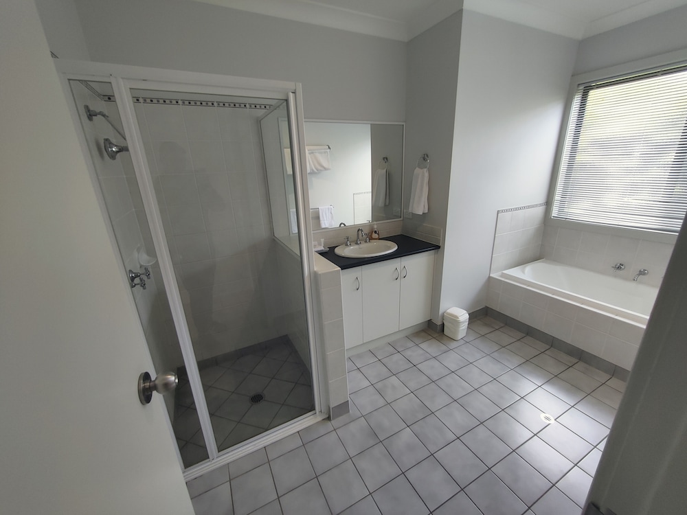 Belvoir Village Motel Apartments 23/57