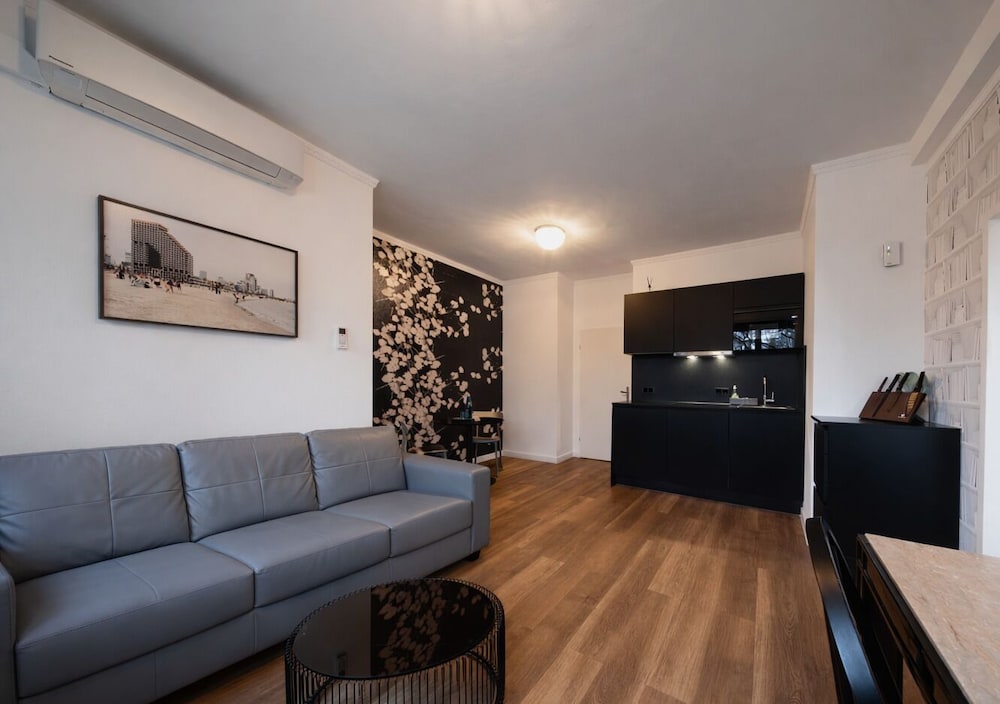 The Suite Hotel 47/59
