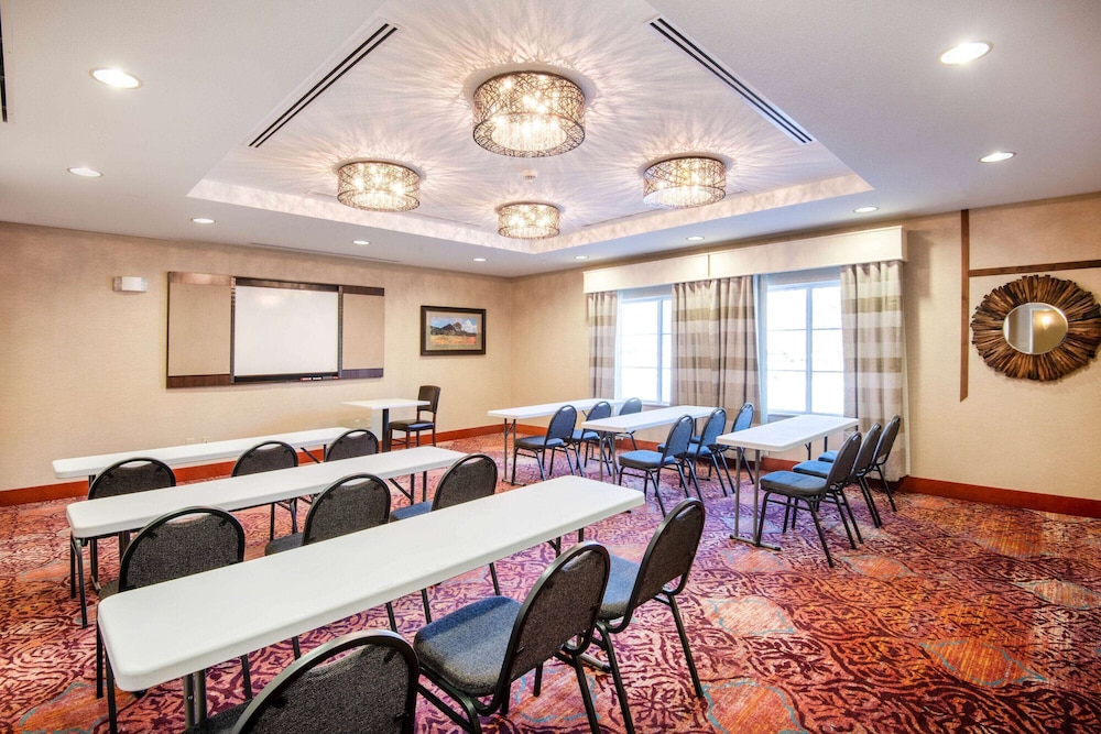 La Quinta Inn & Suites by Wyndham Durango 39/45