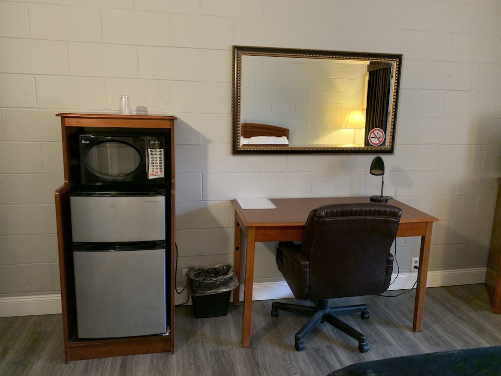 Hill Top Motel 33/48