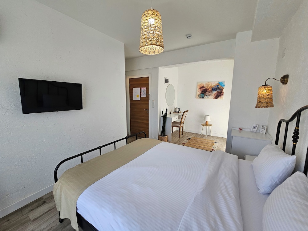 Kugu Urla Otel 15/50