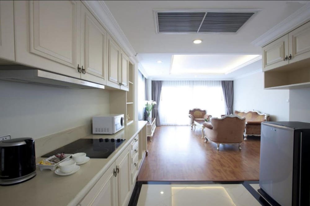 Lk Noble Suite 17/26
