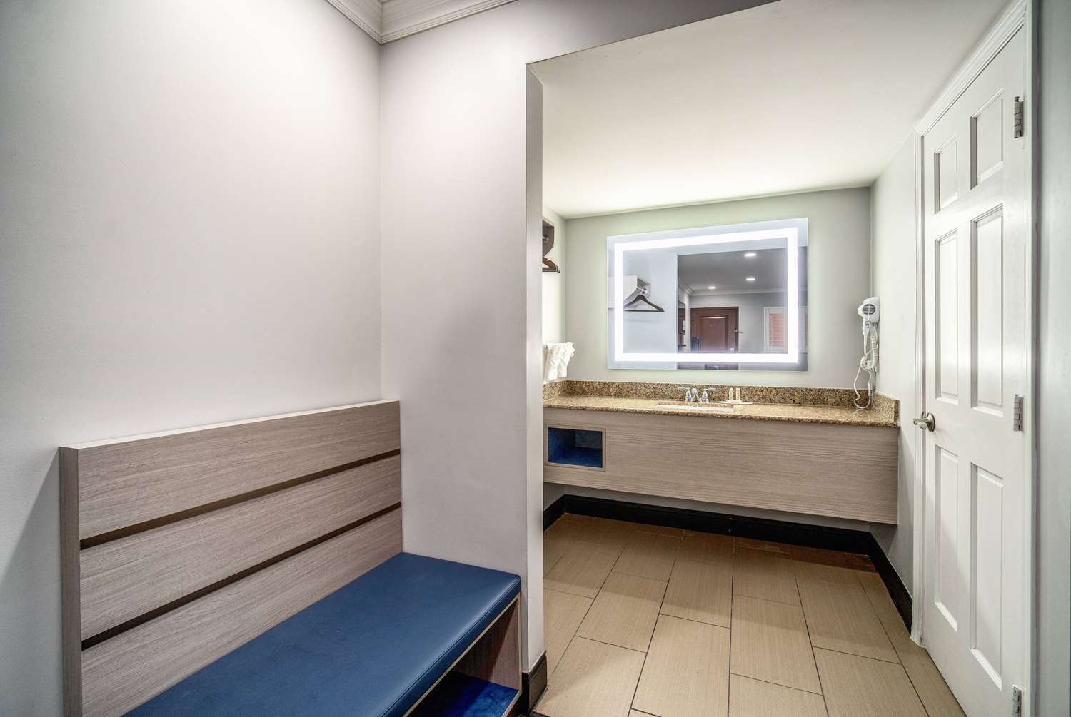 Travelodge Inn & Suites by Wyndham Bell Los Angeles Area 9/52