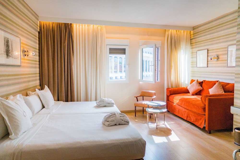 Hotel Opera 42/56