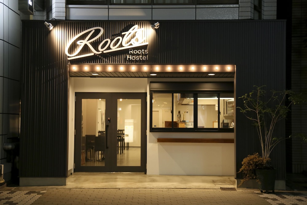 Roots Hostel 3/59