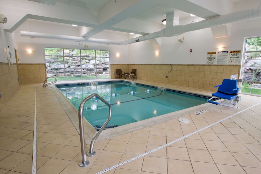 Hampton Inn And Suites Berkshires Lenox 36/59