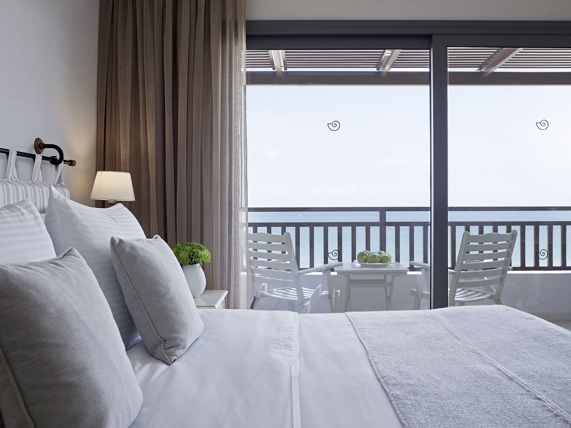 Premium, Bungalow, King Bed, Sea Front, Sofa، Creta Maris Resort 2/5