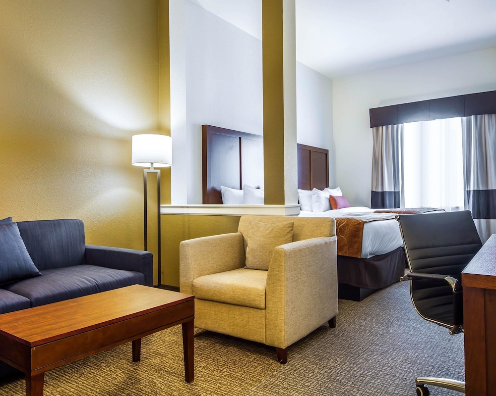 COMFORT SUITES WOODLAND - SACRAMENTO AIRPORT 24/46