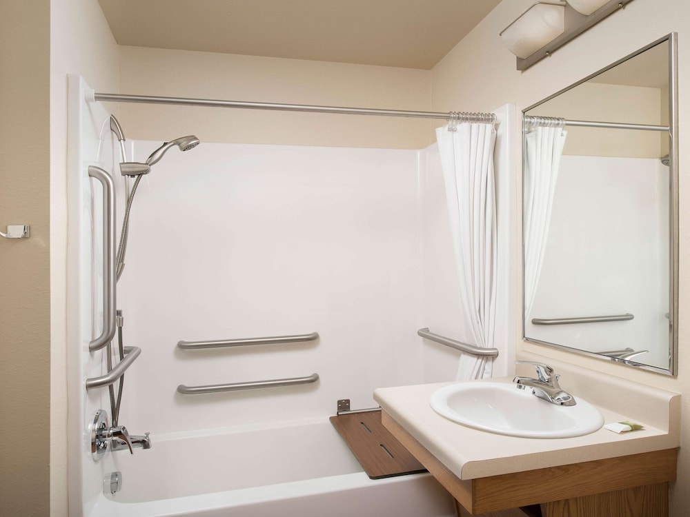Extended Stay America Select Suites Akron South 48/51