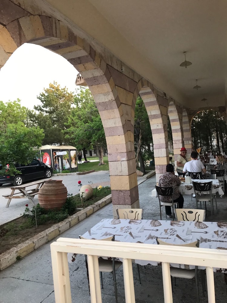 Yakut Hotel 49/50
