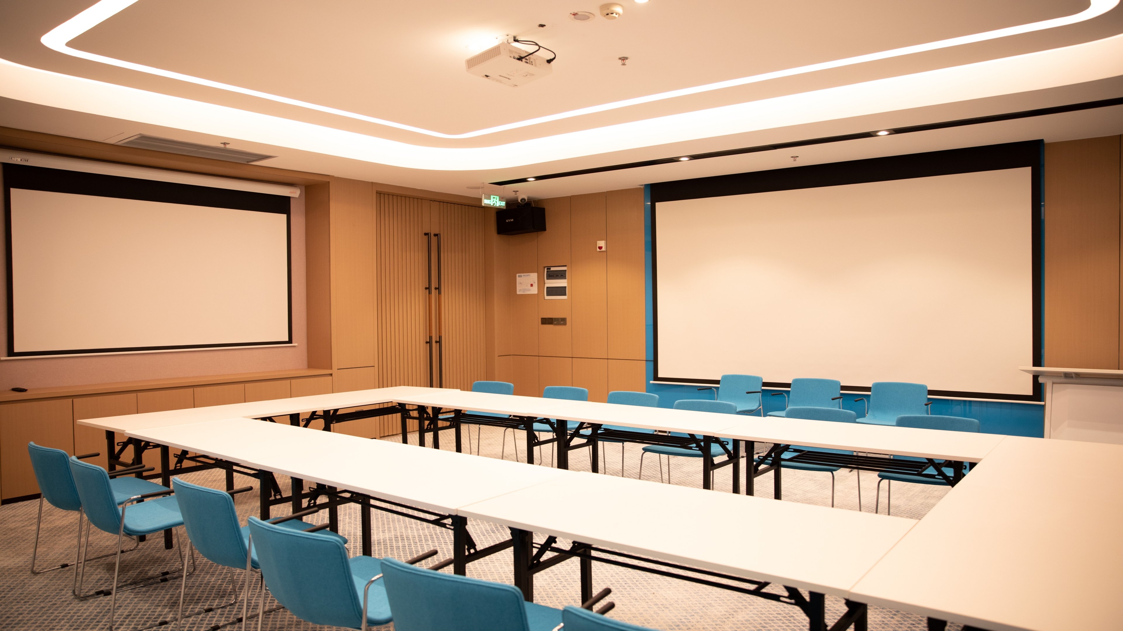 Holiday Inn Express Shenzhen Longhua 72/77