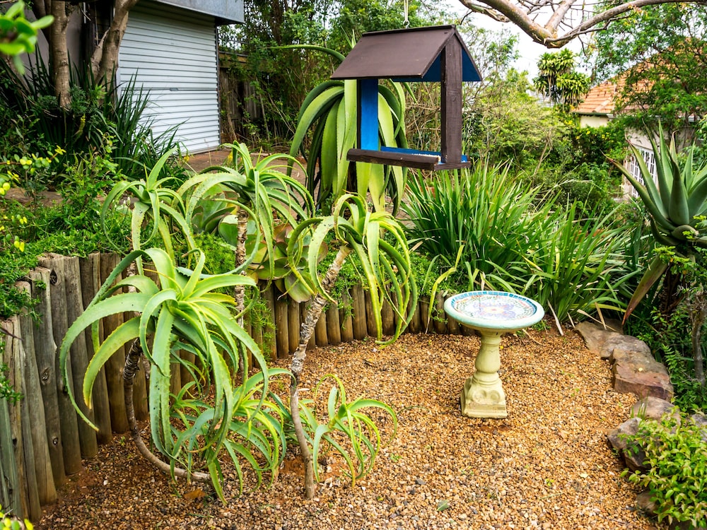 Mackaya Bella Guest House 57/71