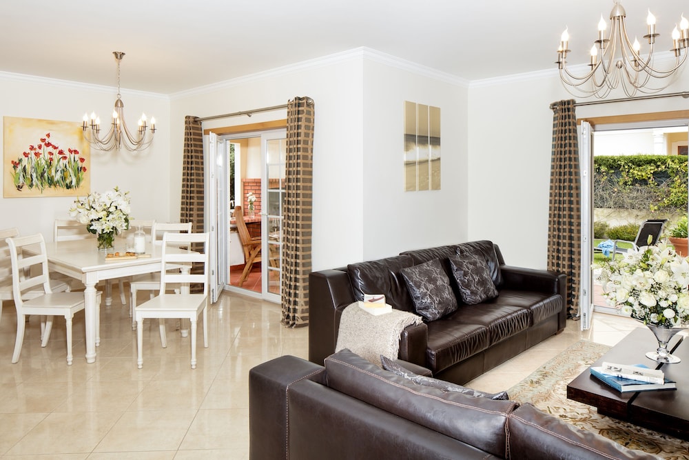 Praia Del Rey Golf And Beach Resort - The Village 32/50