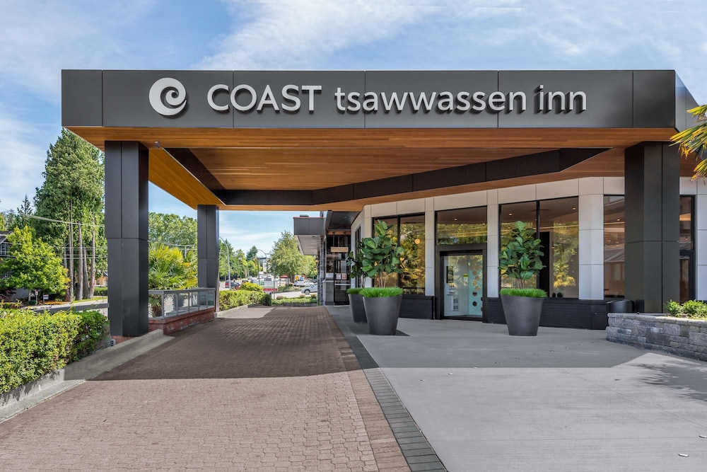Coast Tsawwassen Inn 1/43