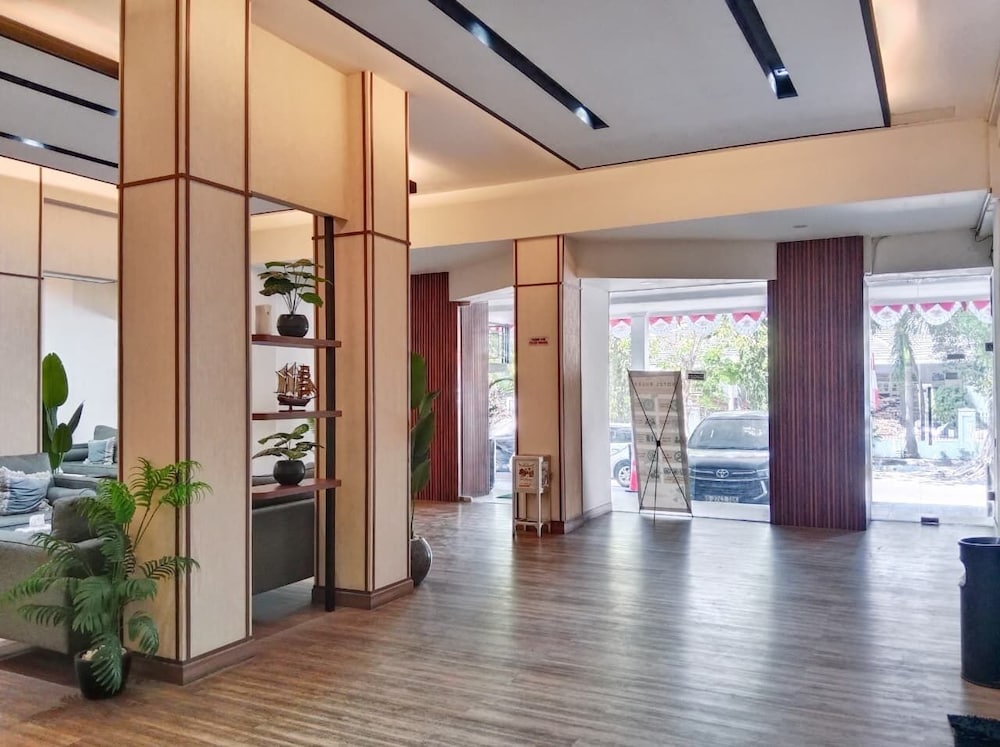 ANDITA HOTEL(KT) 12/50