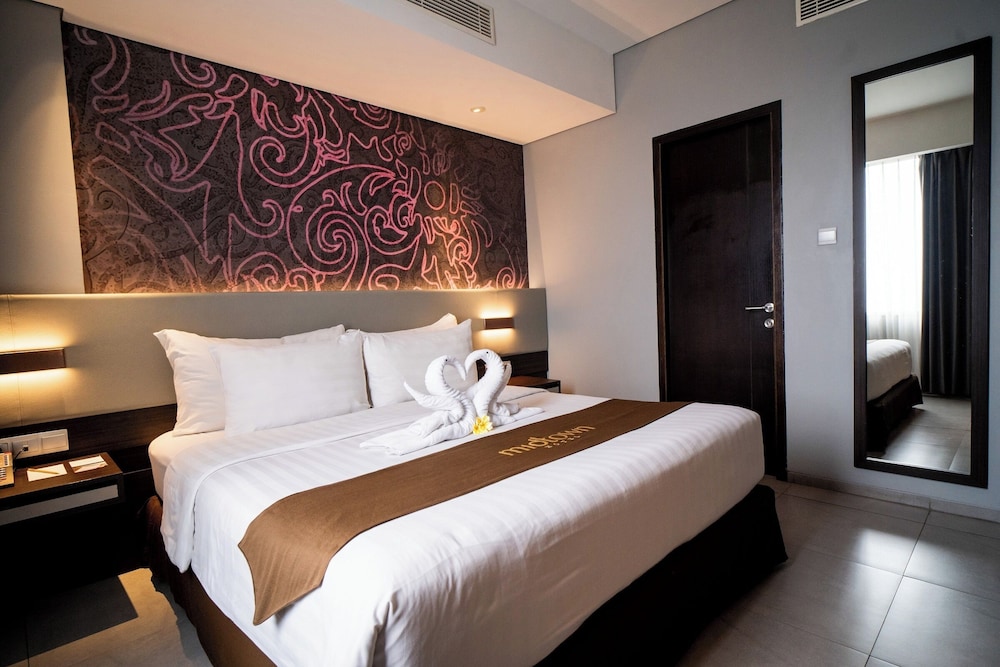 Super, Deluxe, King Bed