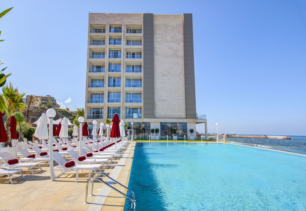 Lancaster Eden Bay Hotel, Beirut 59/65