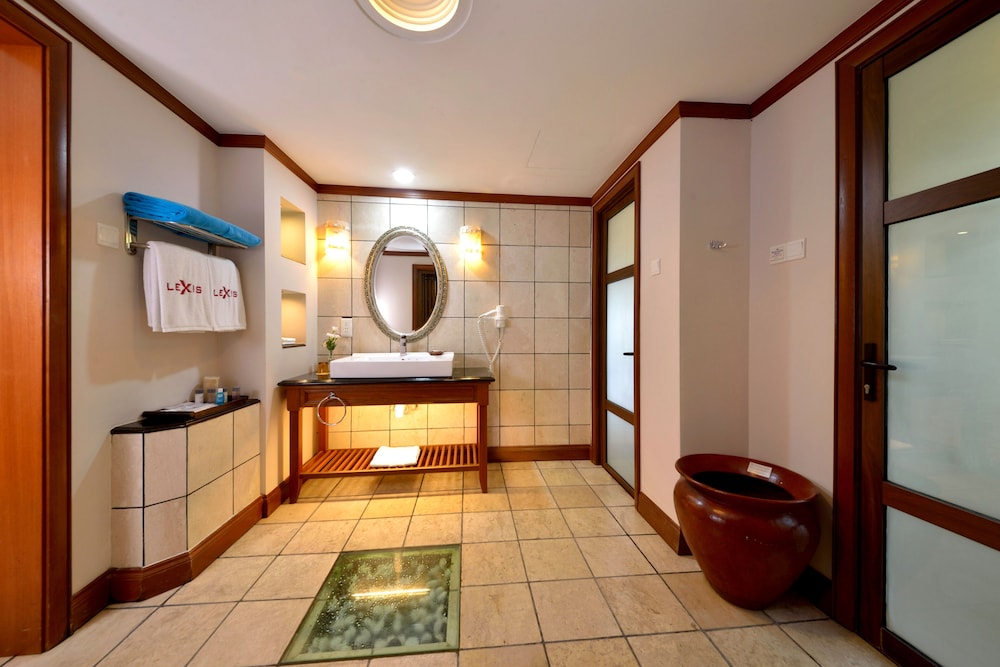 Grand Lexis Port Dickson 50/50
