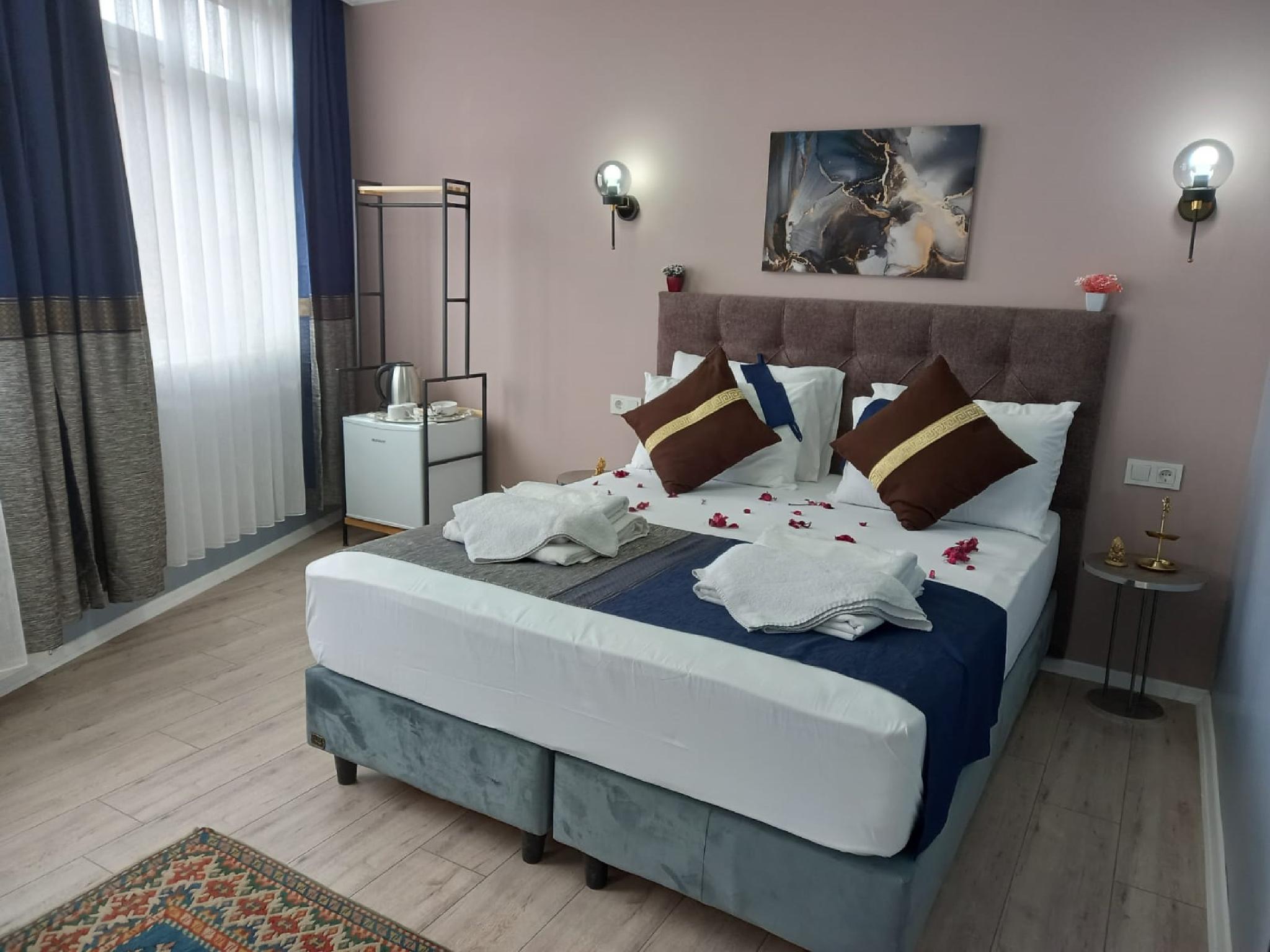 STANDARD, DOUBLE BED
