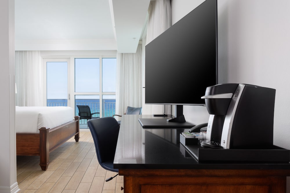 The Pensacola Beach Resort 57/74