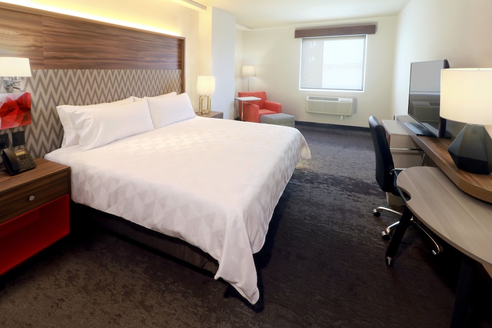 Holiday Inn And Suites Monterrey Apodaca Zona Airport 14/77
