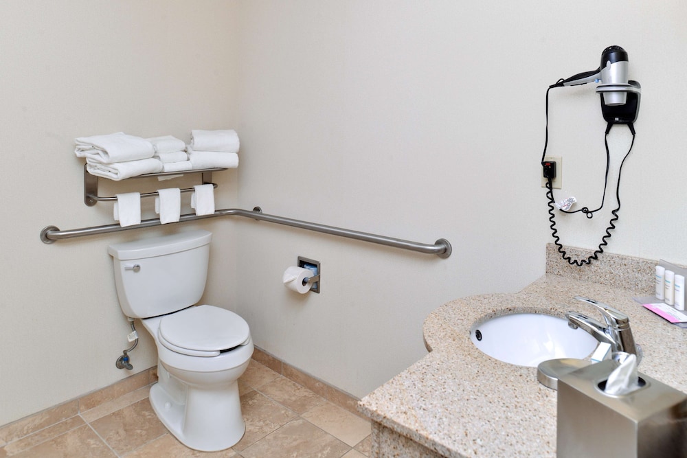 Hampton Inn & Suites Dayton-Vandalia photo2
