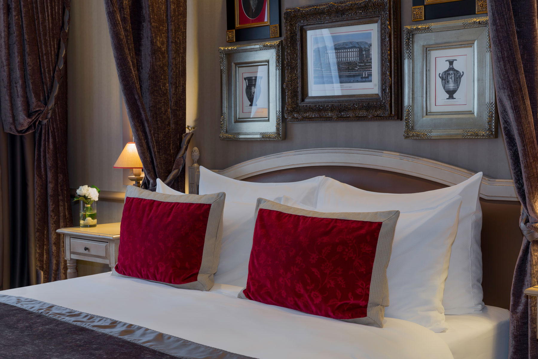 Junior Suite(Room Only)، Royal Manotel 2/2