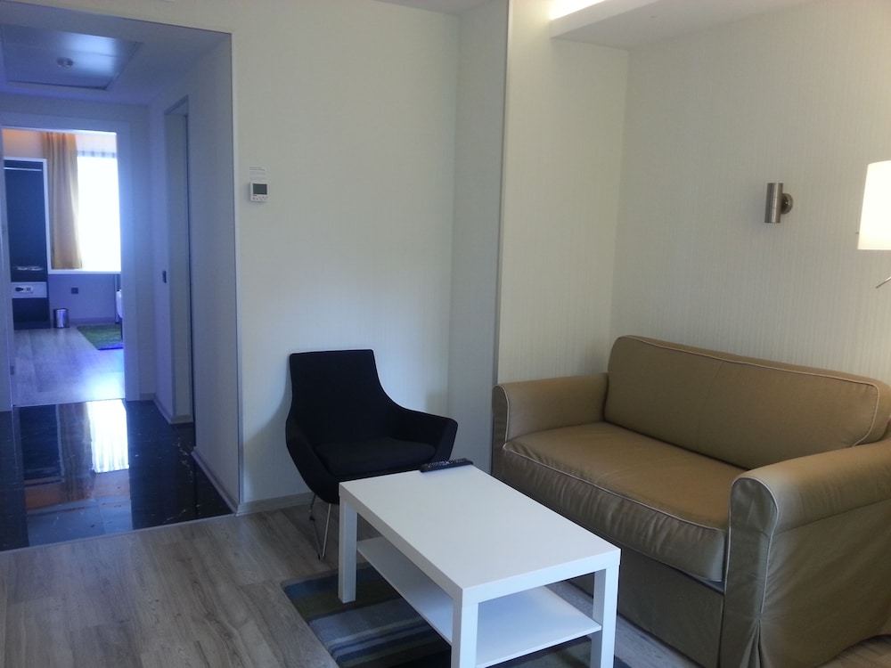 Tempo Suites Airport 35/47