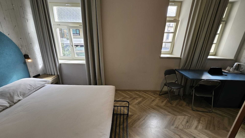 Hotel Amfiteatar 15/63