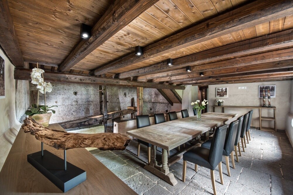 Cavanera Etnea Firriato Hospitality 56/68