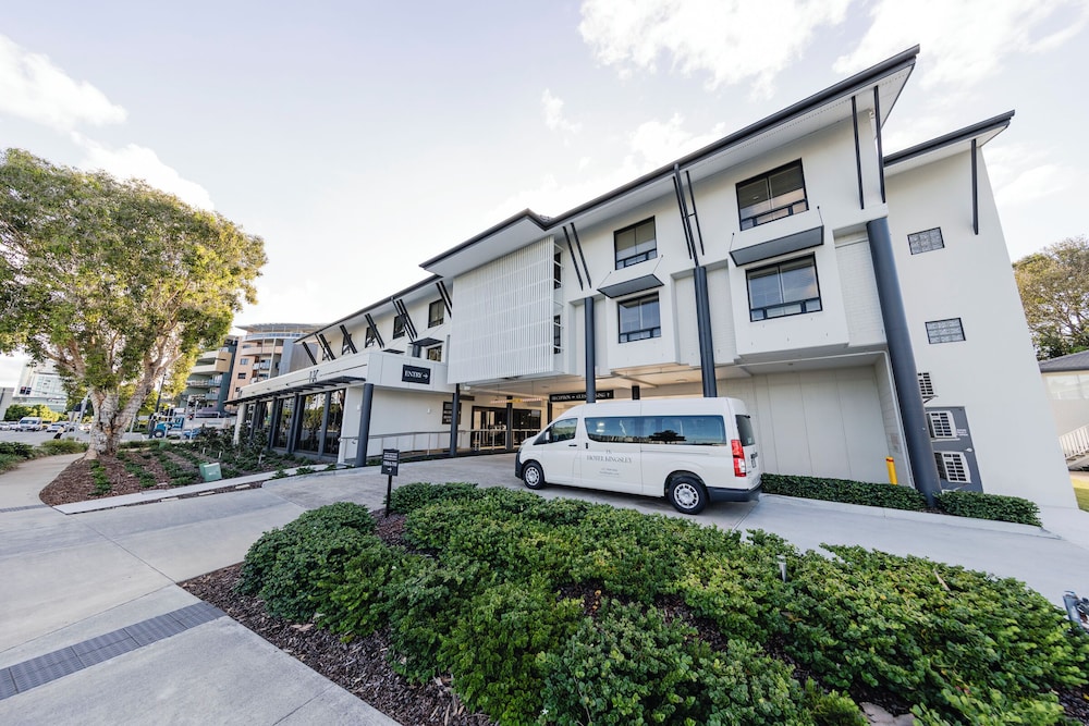 KINGSFORD SMITH MOTEL 6/44