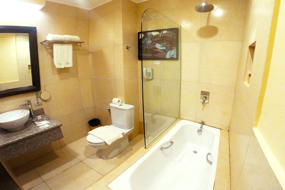 PALM GRASS HOTEL 23/25